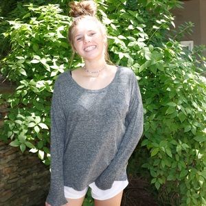 Gray long sleeved pocket tee